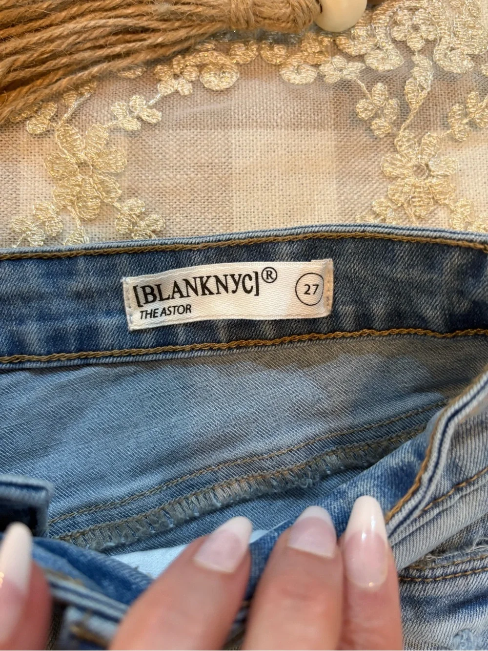 BlankNYC The Astor Cutoff Shorts NWT Size 27 Organic Cotton Distressed Denim